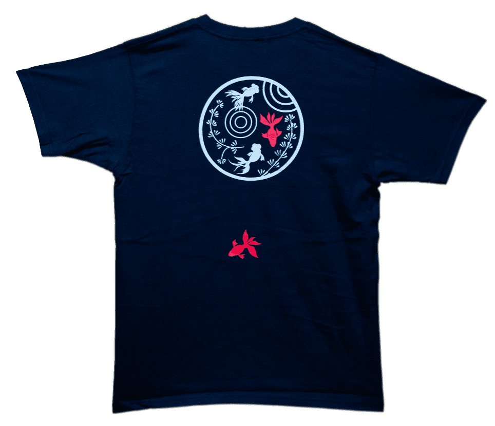 写真:ジャパニーズスタンダードの金魚をデザインしたTシャツ